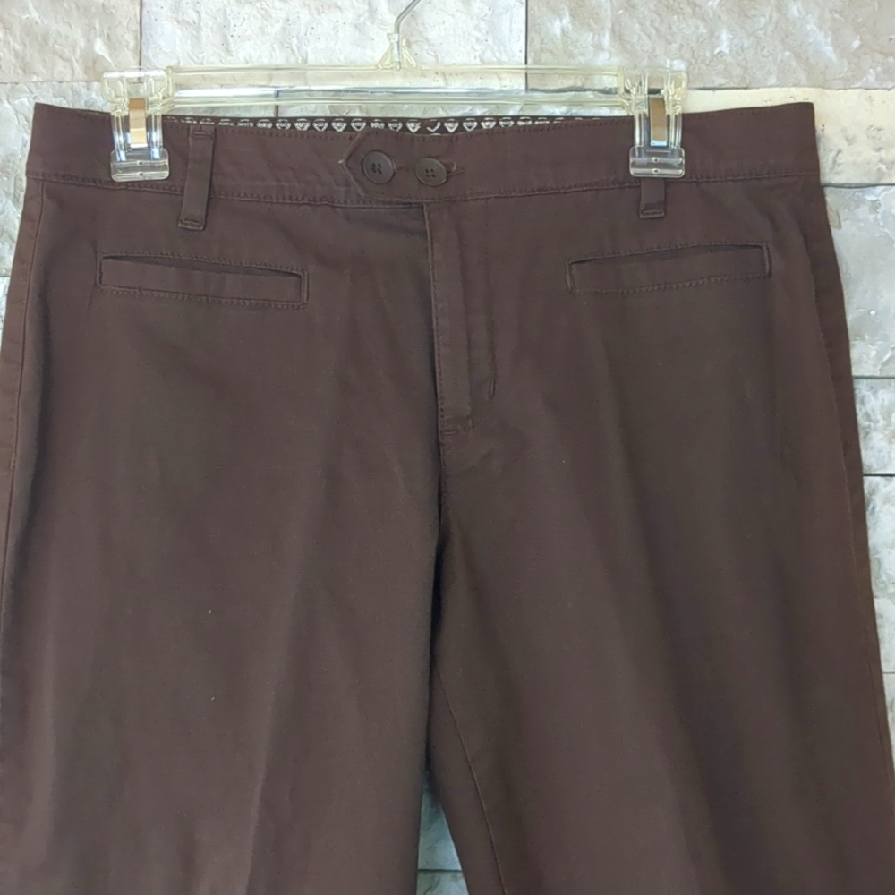 Bandolino Capris Pants Sz 6, Maureen Style Brown Cuffs Comfort Stretch EUC - Picture 2 of 12